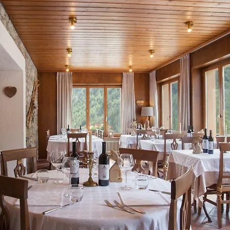 Stella Alpina - & Wellness Spa, The Originals Relais Hotel Bedretto